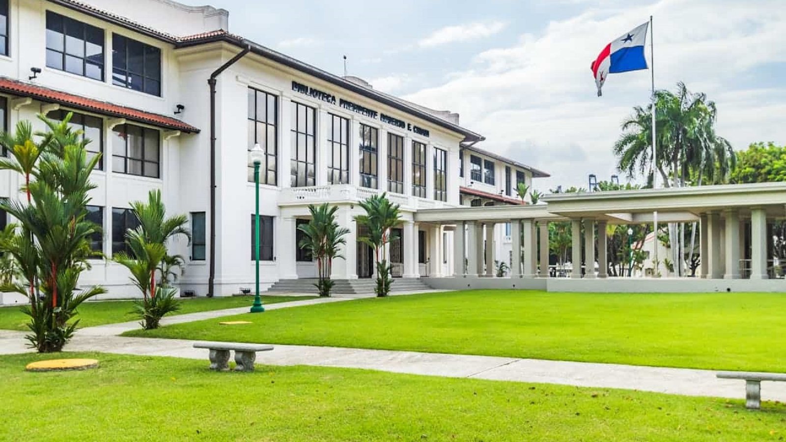 aurion panama schools